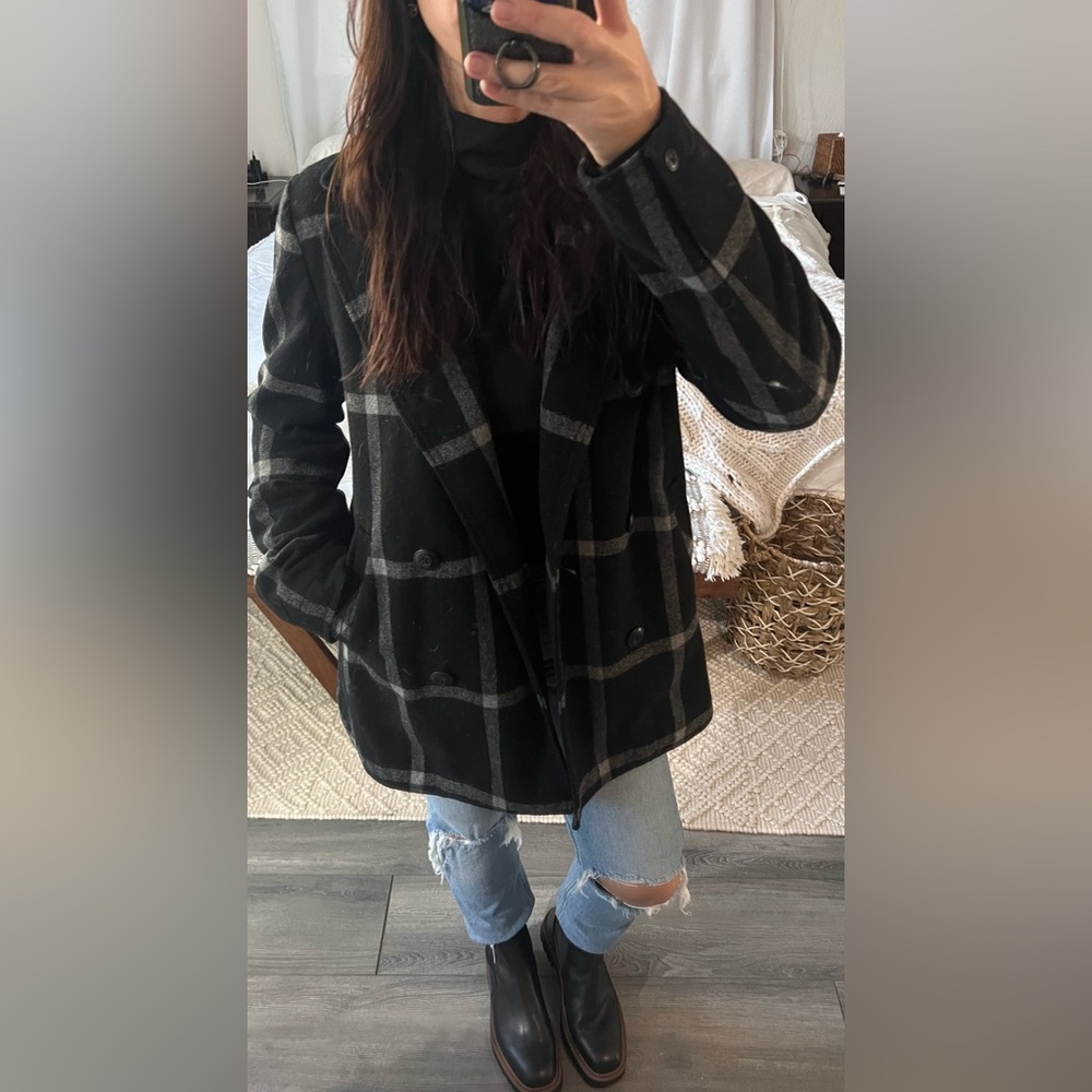Gap black and grey plaid coat